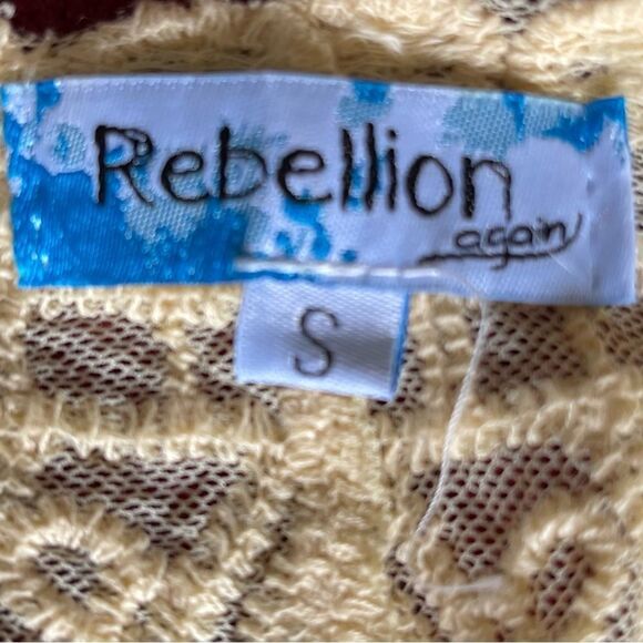 EUC.  Rebellion Again pale yellow lace duster. - Picture 7 of 7